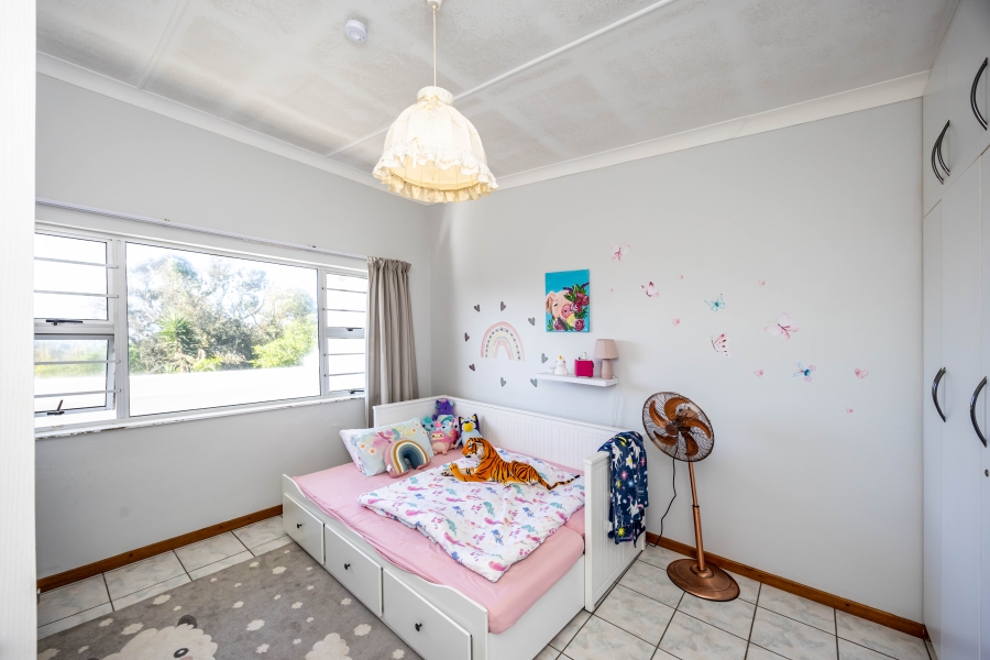 To Let 4 Bedroom Property for Rent in Kidds Beach Eastern Cape